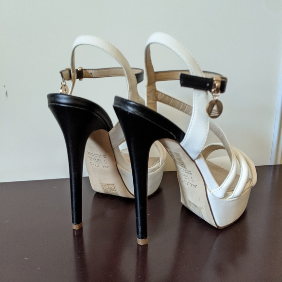 Women's Platform Heels size 7 - Picture 2 of 4